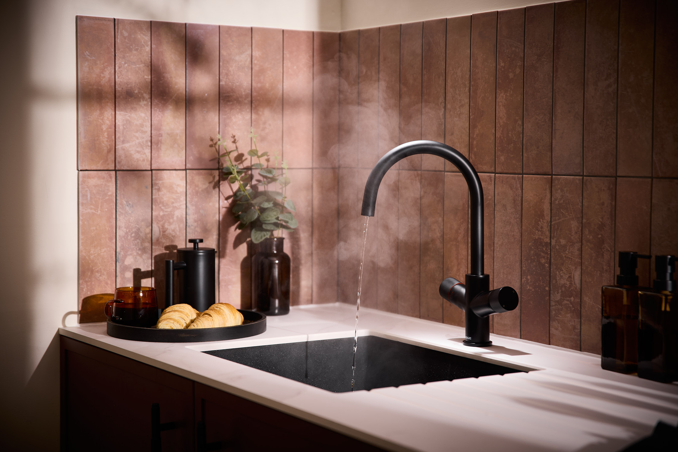 KoGE 3-in-1 Swan Spout Hot Water Tap | Matte Black